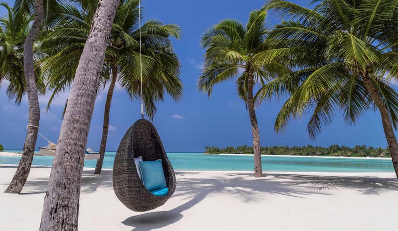 One & Only Reethi Rah-Beach Hammock